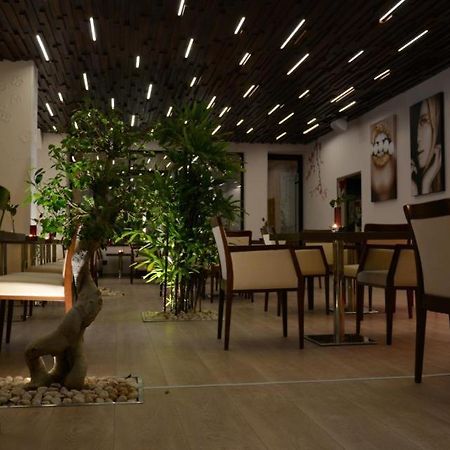 Zenti Plaza Hotel Дробета-Турну-Северин Экстерьер фото