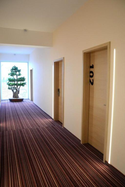 Zenti Plaza Hotel Дробета-Турну-Северин Экстерьер фото