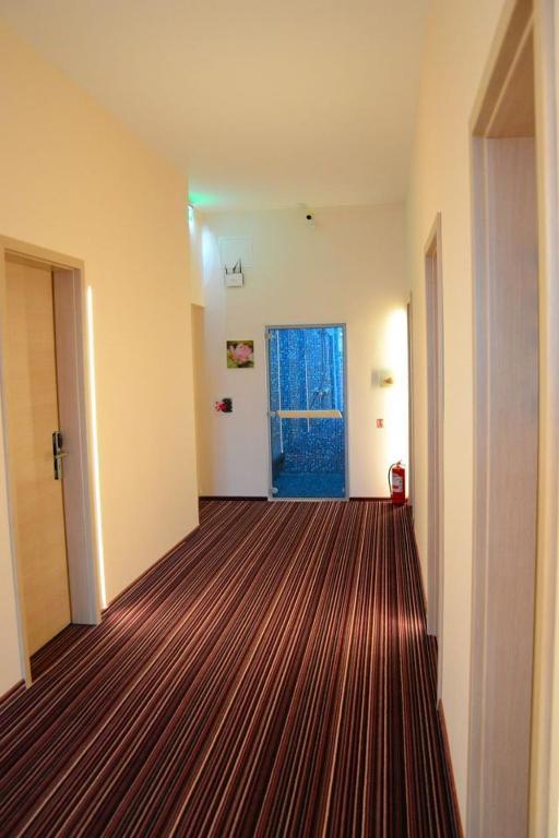 Zenti Plaza Hotel Дробета-Турну-Северин Экстерьер фото